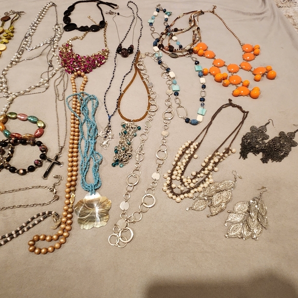 Jewelry Lot - Picture 3 of 3